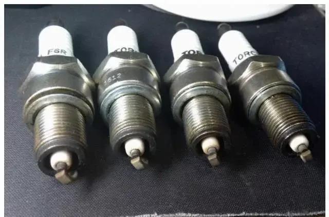車子出現(xiàn)這3種征兆，是在提醒該換火花塞了